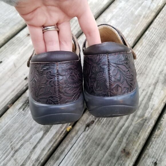 Alegria Joleen Molasses Brown Floral Tooled Professional Shoe Clogs 41 - Picture 6 of 8